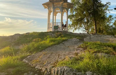 Беседка поцелуев